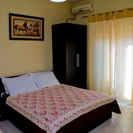 Hotel 4 Stinet Vlore Ngoại thất bức ảnh