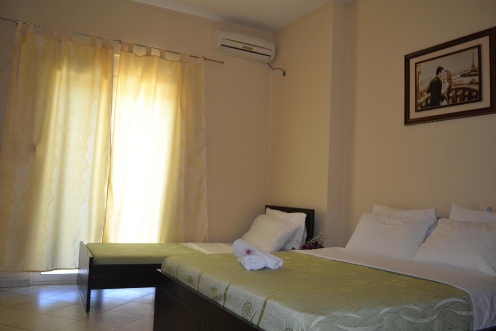 Hotel 4 Stinet Vlore Ngoại thất bức ảnh