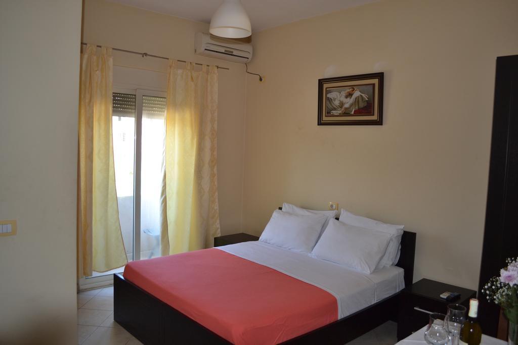 Hotel 4 Stinet Vlore Ngoại thất bức ảnh