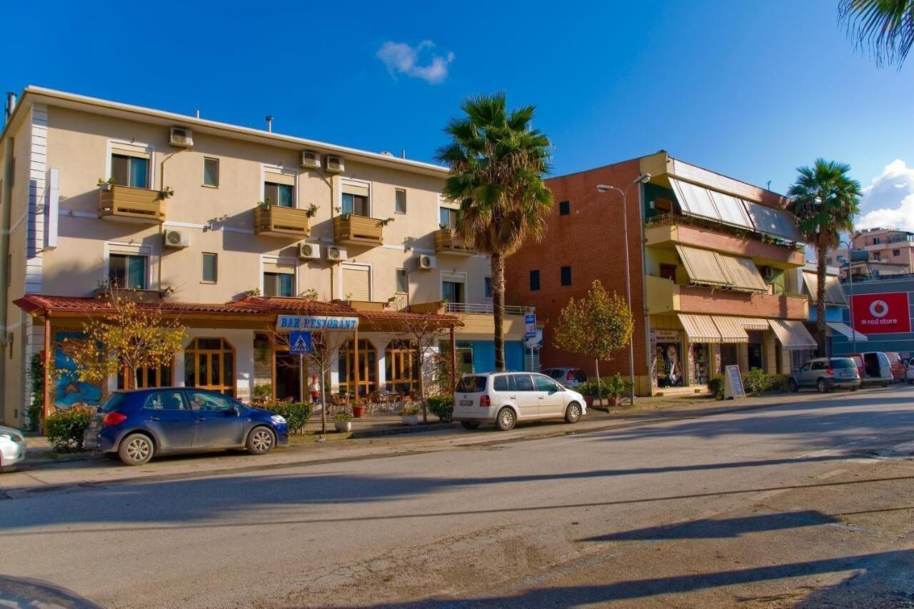 Hotel 4 Stinet Vlore Ngoại thất bức ảnh