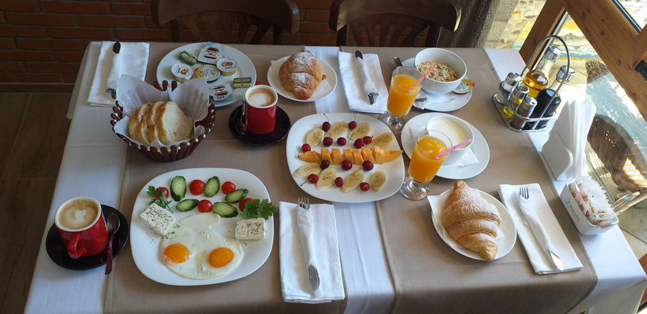 Hotel 4 Stinet Vlore Ngoại thất bức ảnh