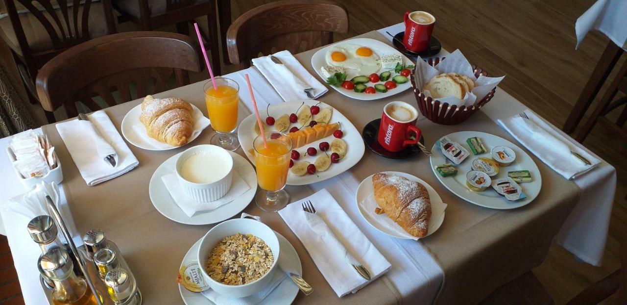 Hotel 4 Stinet Vlore Ngoại thất bức ảnh