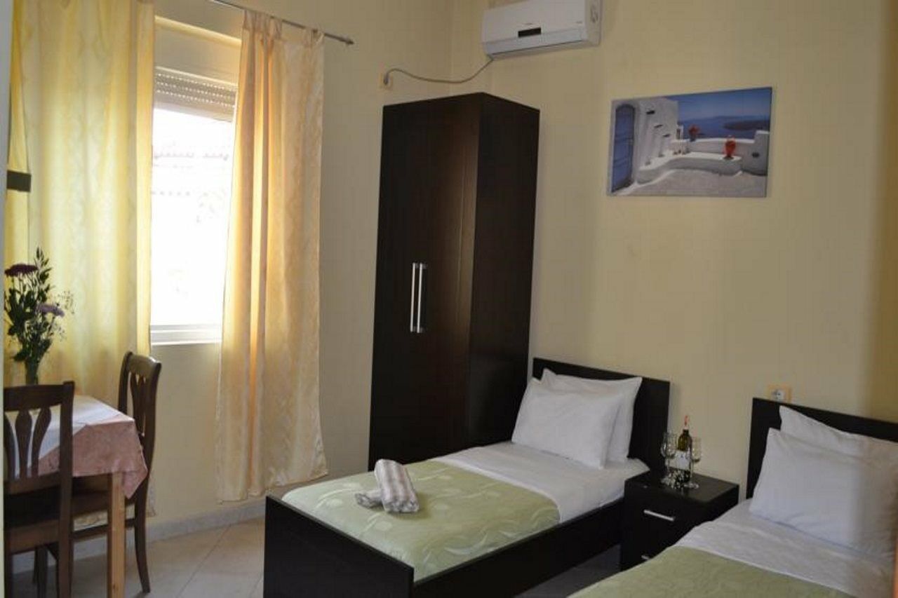 Hotel 4 Stinet Vlore Ngoại thất bức ảnh