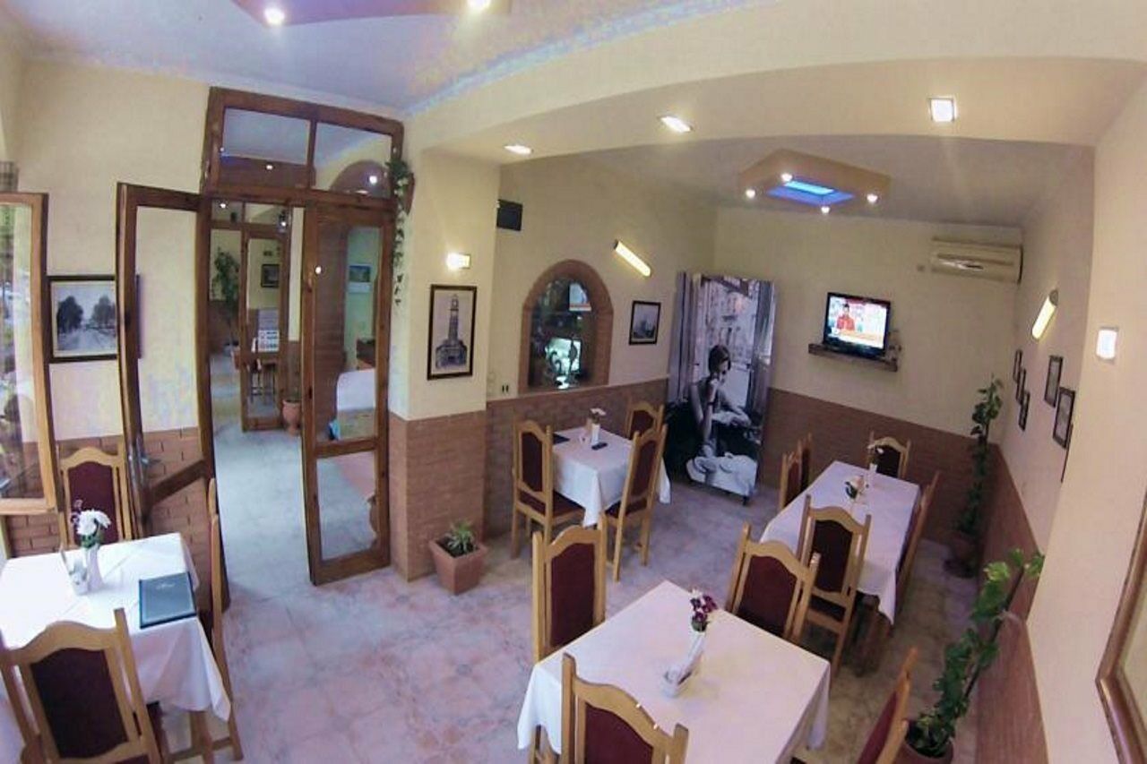 Hotel 4 Stinet Vlore Ngoại thất bức ảnh