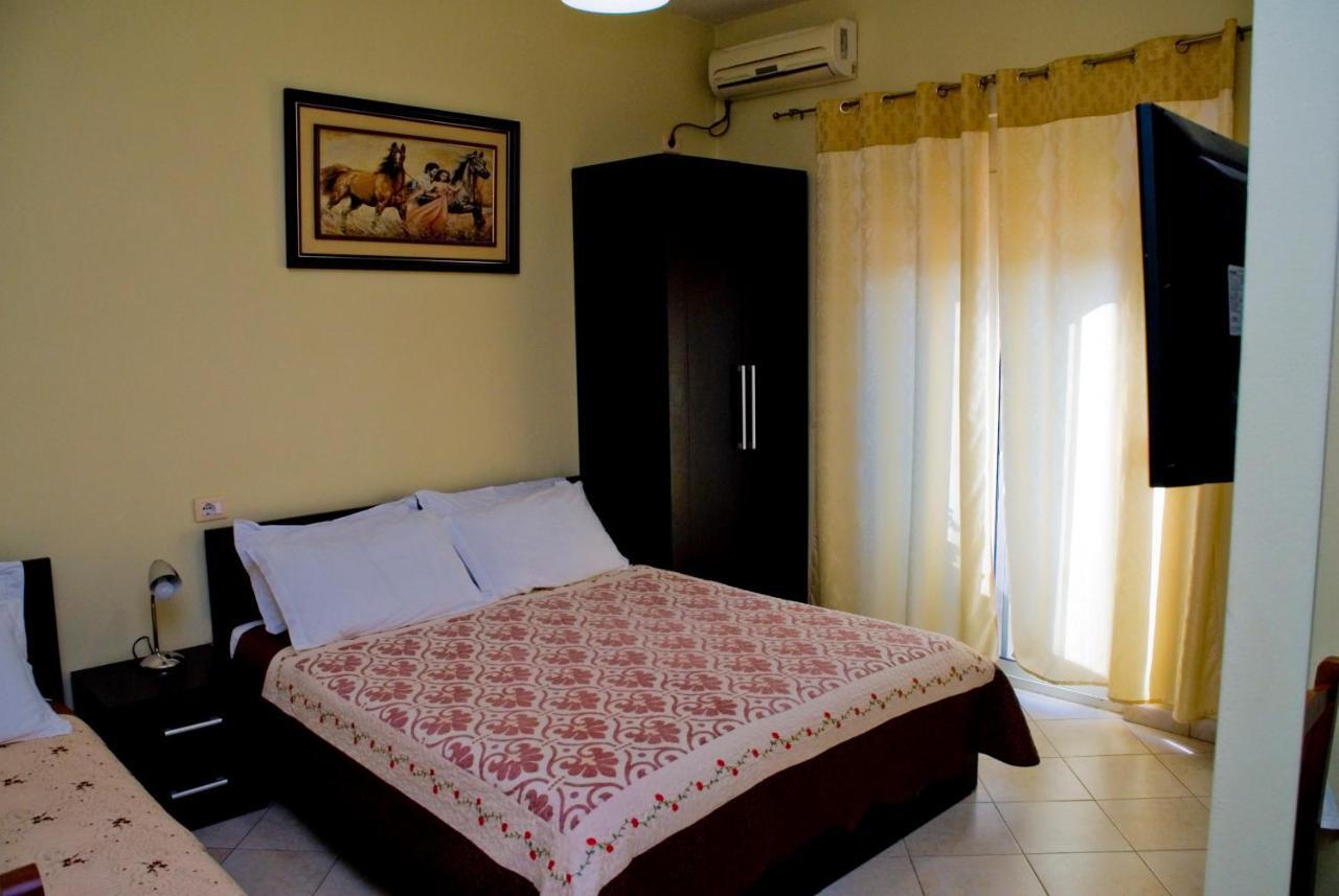 Hotel 4 Stinet Vlore Ngoại thất bức ảnh