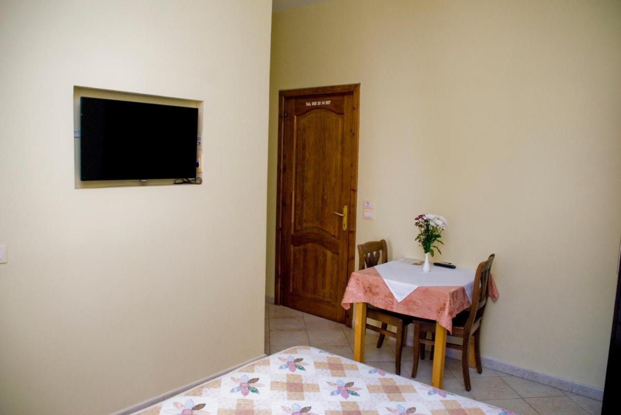 Hotel 4 Stinet Vlore Ngoại thất bức ảnh