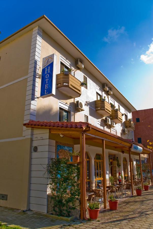 Hotel 4 Stinet Vlore Ngoại thất bức ảnh