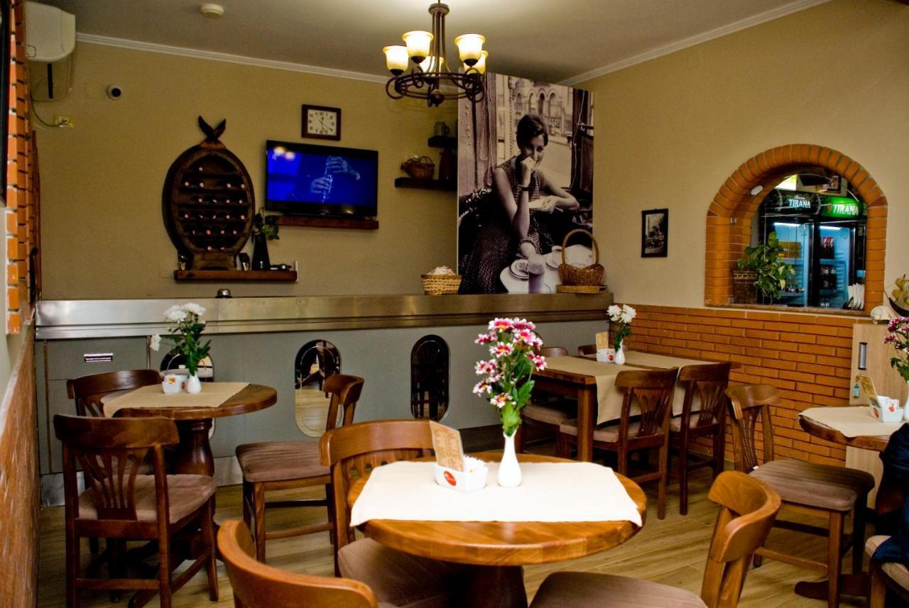 Hotel 4 Stinet Vlore Ngoại thất bức ảnh